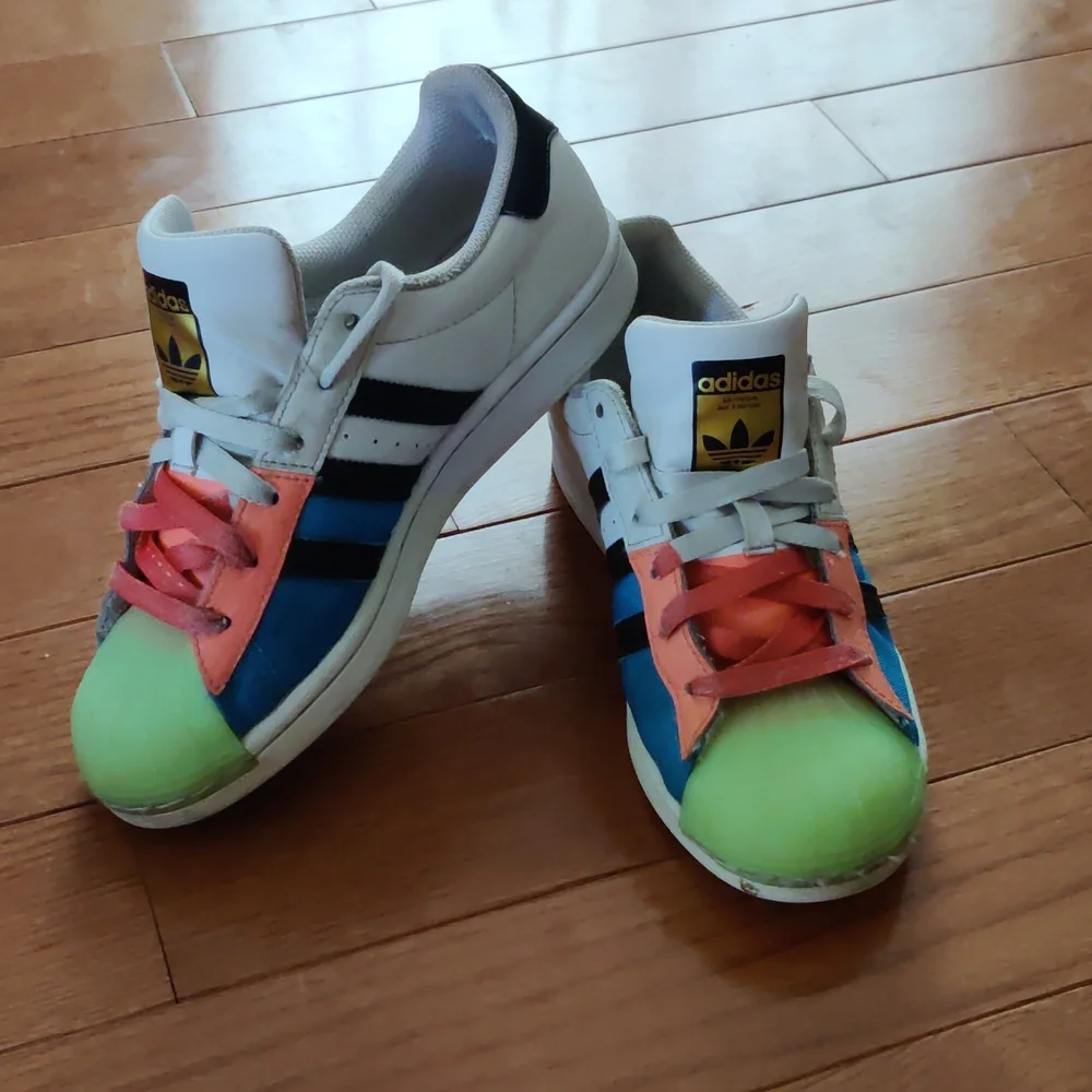 Cute girls adidas sneakers - Picture 3 of 6